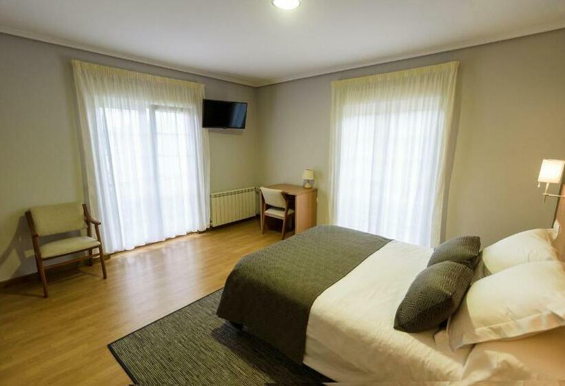 Отель Porto Do Barqueiro