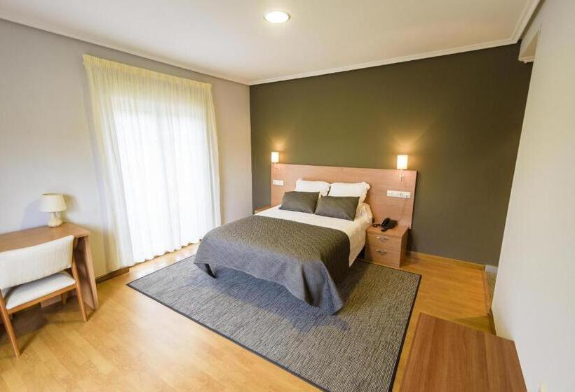 Отель Porto Do Barqueiro