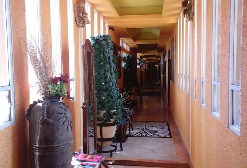 ホテル Real Azteca