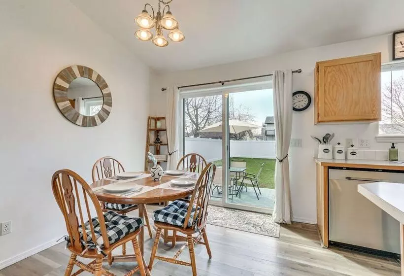 Charming Home W/ Patio: 3 Mi To Hayden Lake!