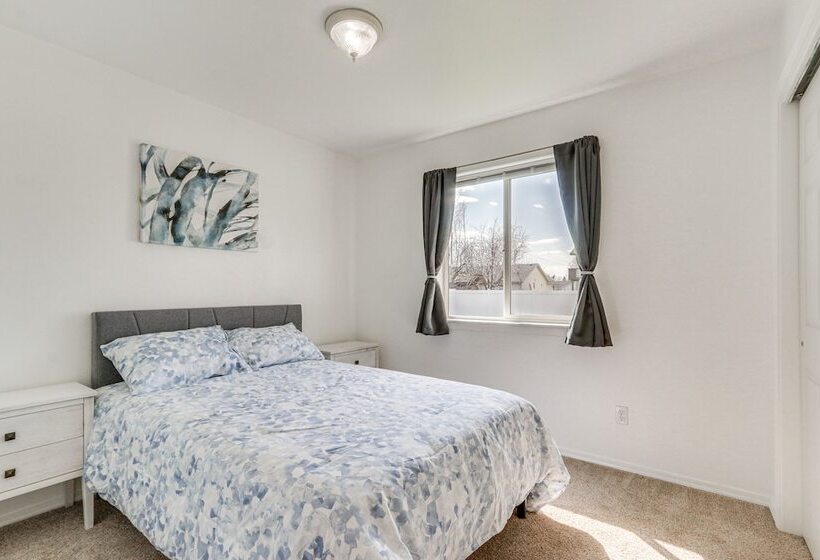 Charming Home W/ Patio: 3 Mi To Hayden Lake!