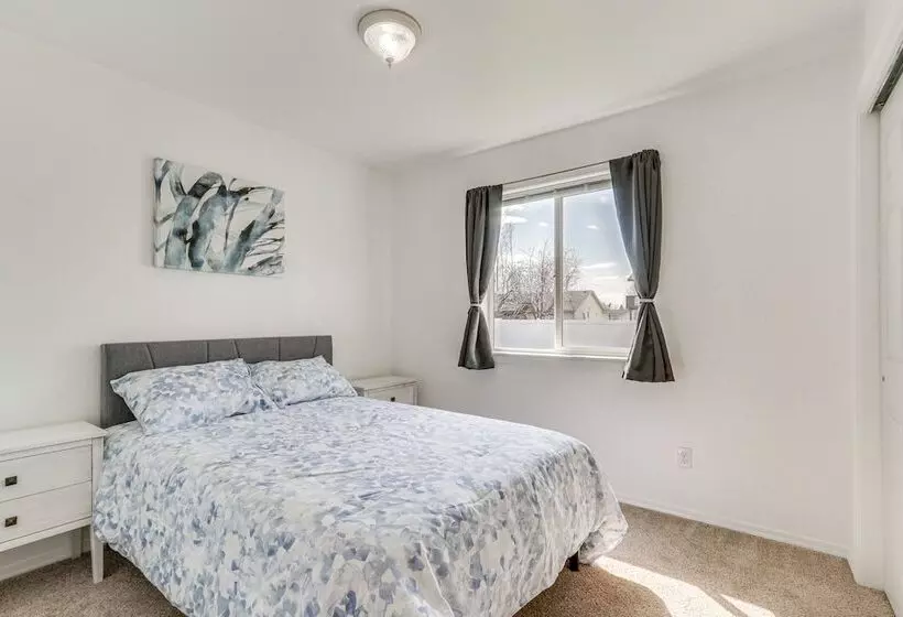 Charming Home W/ Patio: 3 Mi To Hayden Lake!