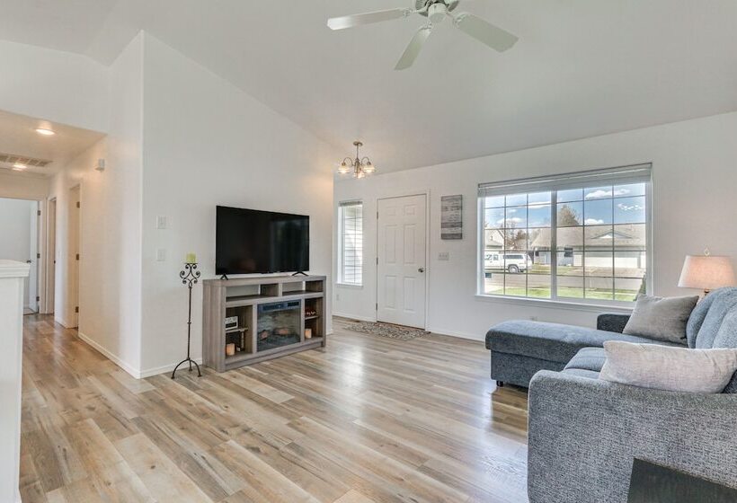 Charming Home W/ Patio: 3 Mi To Hayden Lake!