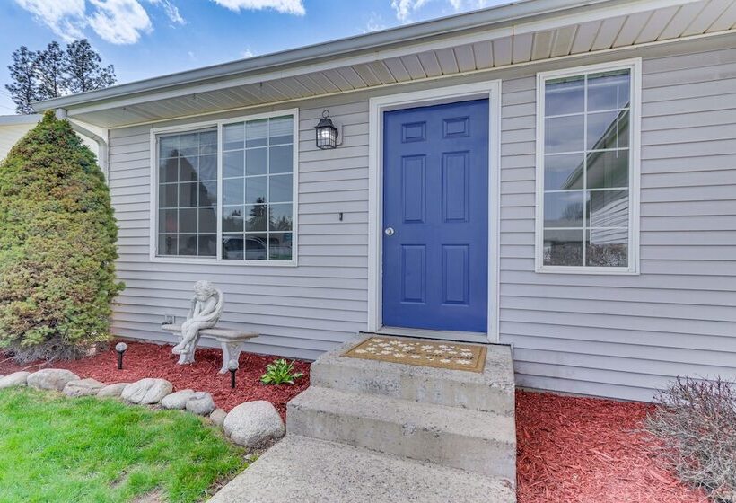 Charming Home W/ Patio: 3 Mi To Hayden Lake!