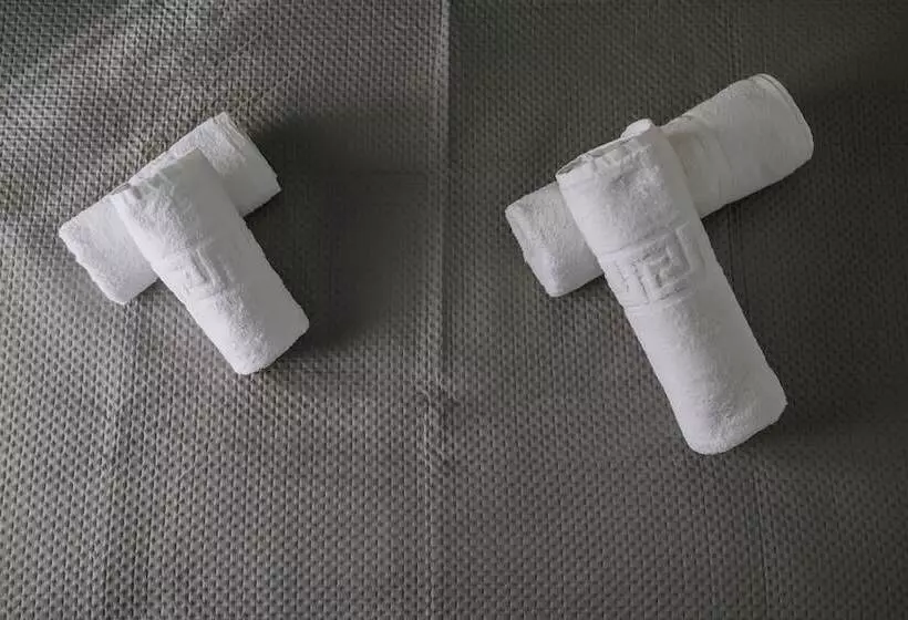 ホテル Crystal Studios