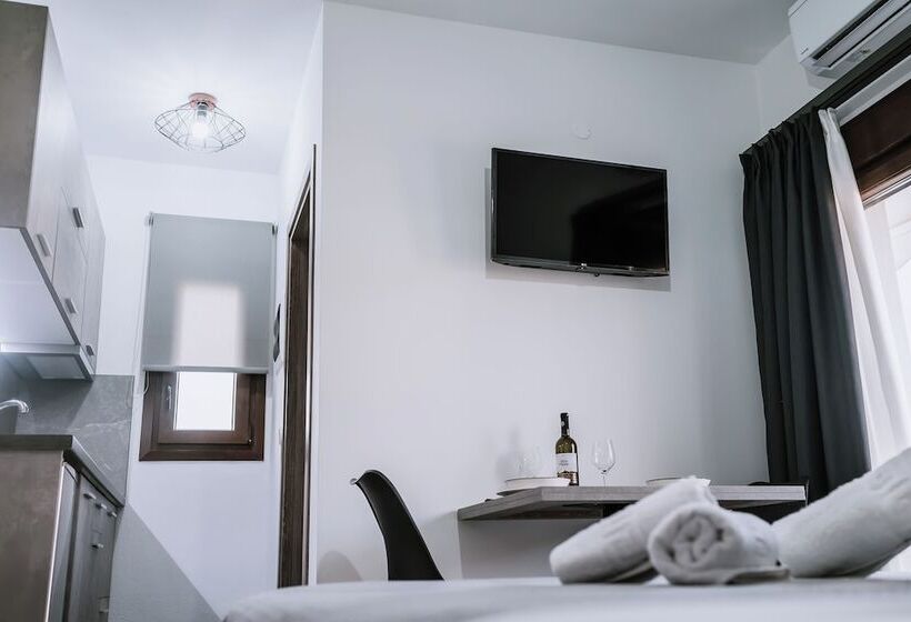 Hotel Crystal Studios