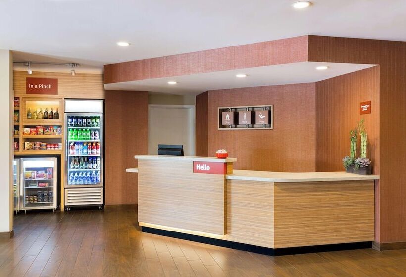 Отель Towneplace Suites By Marriott Brunswick