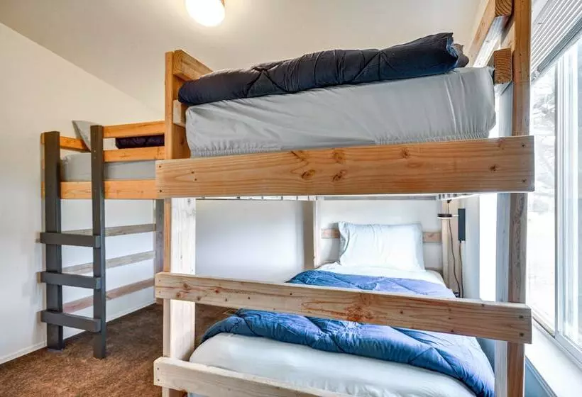 Oregon Cabin On Pine Hollow Reservoir W/ Mtn View!