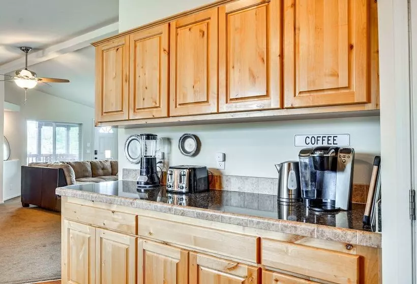 Oregon Cabin On Pine Hollow Reservoir W/ Mtn View!