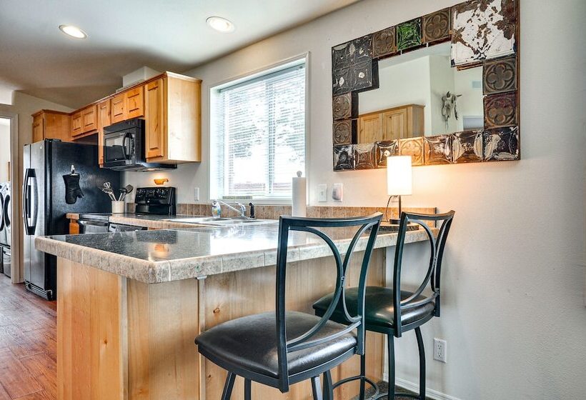 Oregon Cabin On Pine Hollow Reservoir W/ Mtn View!