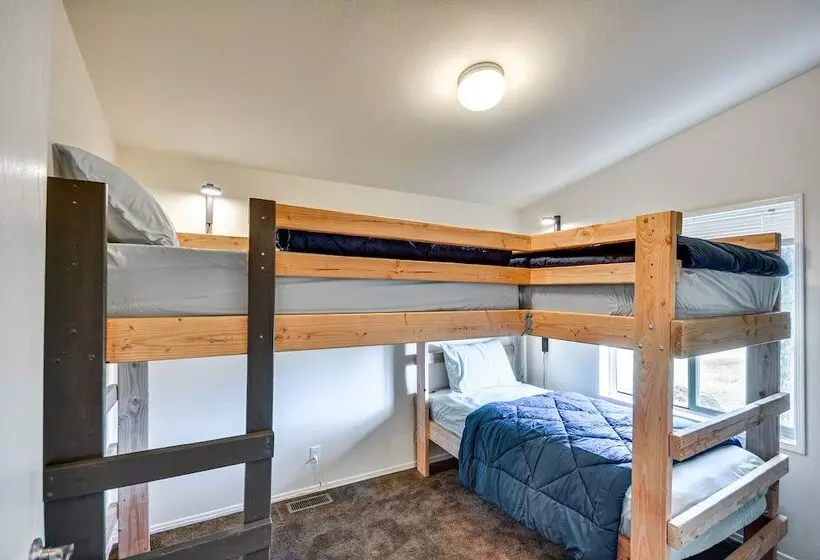 Oregon Cabin On Pine Hollow Reservoir W/ Mtn View!