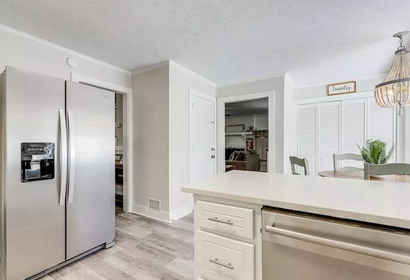 Atlanta Area Home W/ Office, Near Golfing & Hiking
