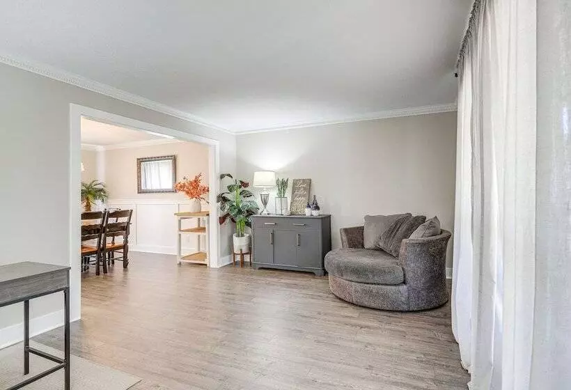 Atlanta Area Home W/ Office, Near Golfing & Hiking