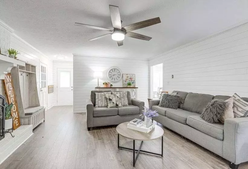 Atlanta Area Home W/ Office, Near Golfing & Hiking
