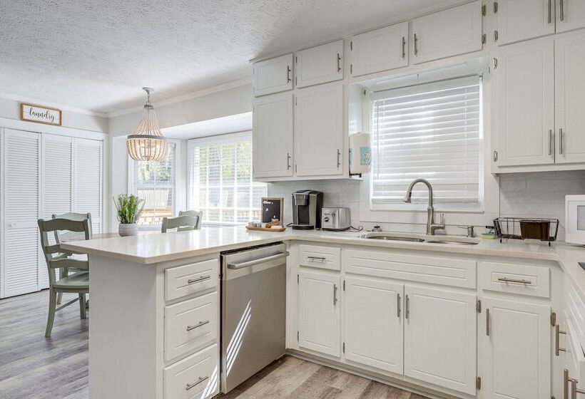 Atlanta Area Home W/ Office, Near Golfing & Hiking