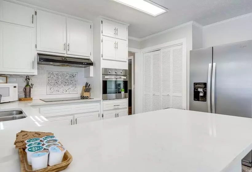 Atlanta Area Home W/ Office, Near Golfing & Hiking