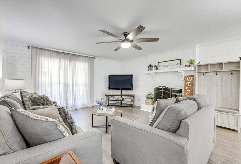 Atlanta Area Home W/ Office, Near Golfing & Hiking