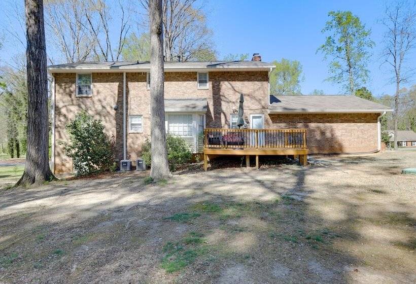Atlanta Area Home W/ Office, Near Golfing & Hiking
