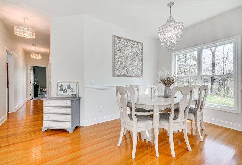 Bright & Elegant Home In High Point W/ Deck!