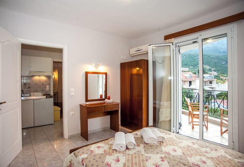 Captain Georgio Apartments