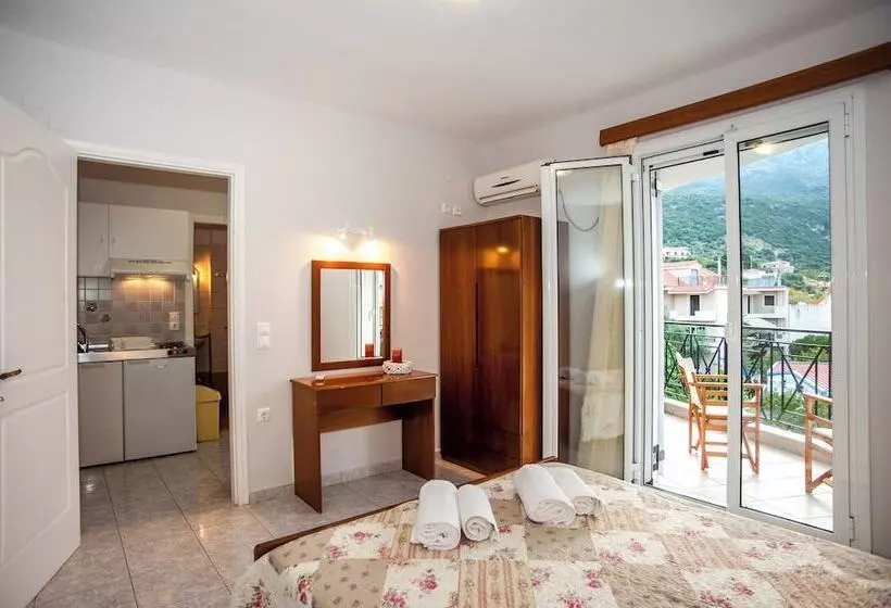 Captain Georgio Apartments