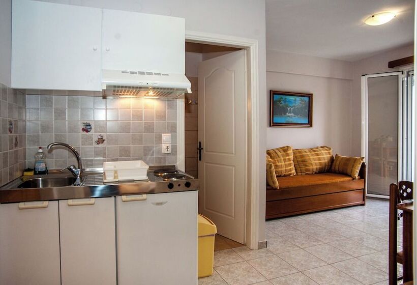 Captain Georgio Apartments