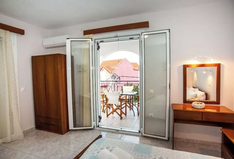 Captain Georgio Apartments