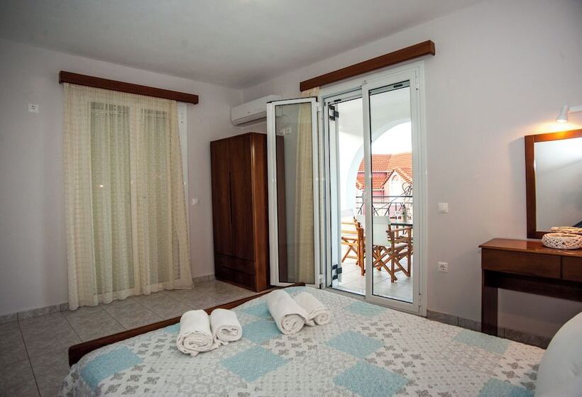 Captain Georgio Apartments