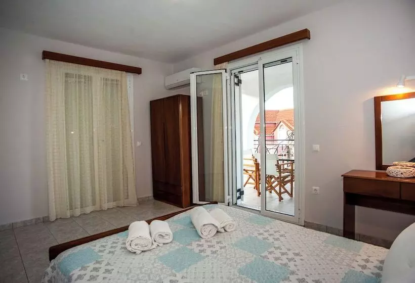 Captain Georgio Apartments