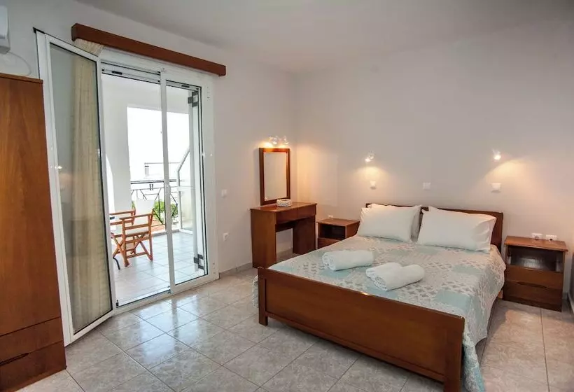 Captain Georgio Apartments