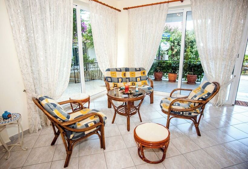 Captain Georgio Apartments