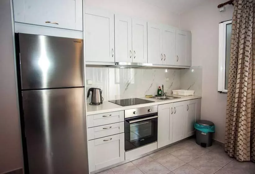 Captain Georgio Apartments