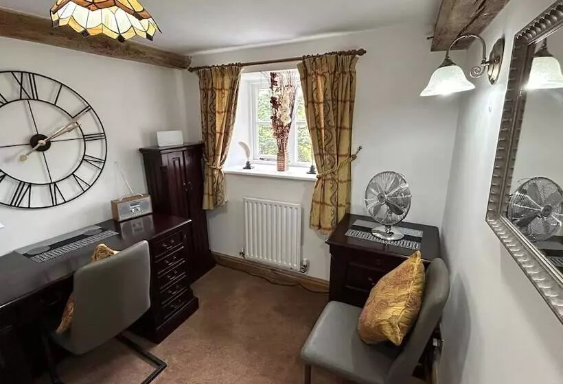 3 Bed Cottage Alton Towers Chatsworth Polars Peaks