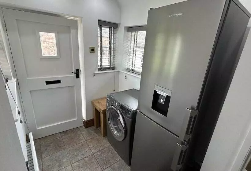 3 Bed Cottage Alton Towers Chatsworth Polars Peaks