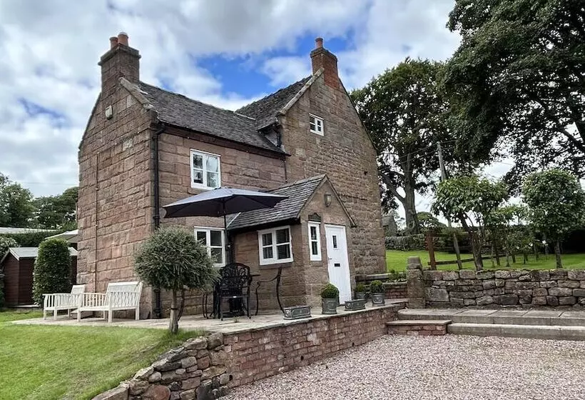 3 Bed Cottage Alton Towers Chatsworth Polars Peaks