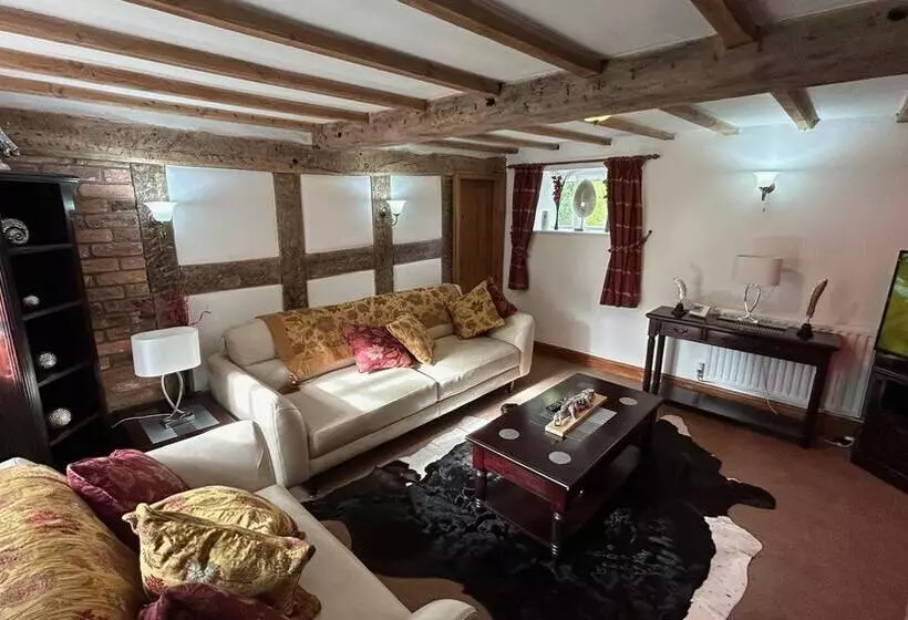 3 Bed Cottage Alton Towers Chatsworth Polars Peaks