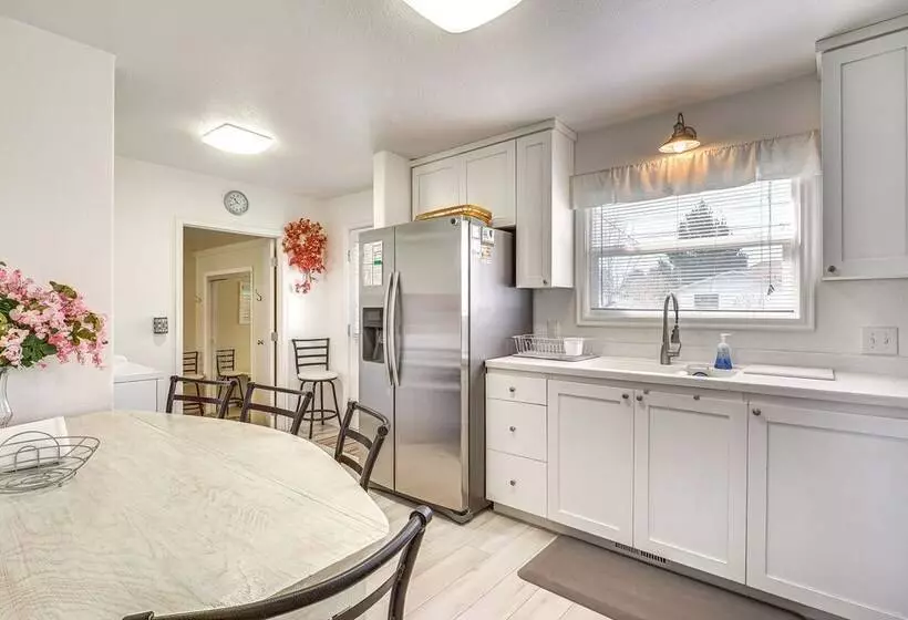 Charming Orem Home W/ Yard   Near Byu & Uvu!