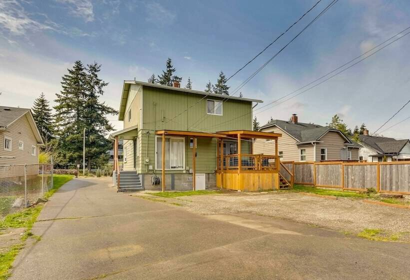 Charming Tacoma Vacation Rental: 2 Mi To Downtown!