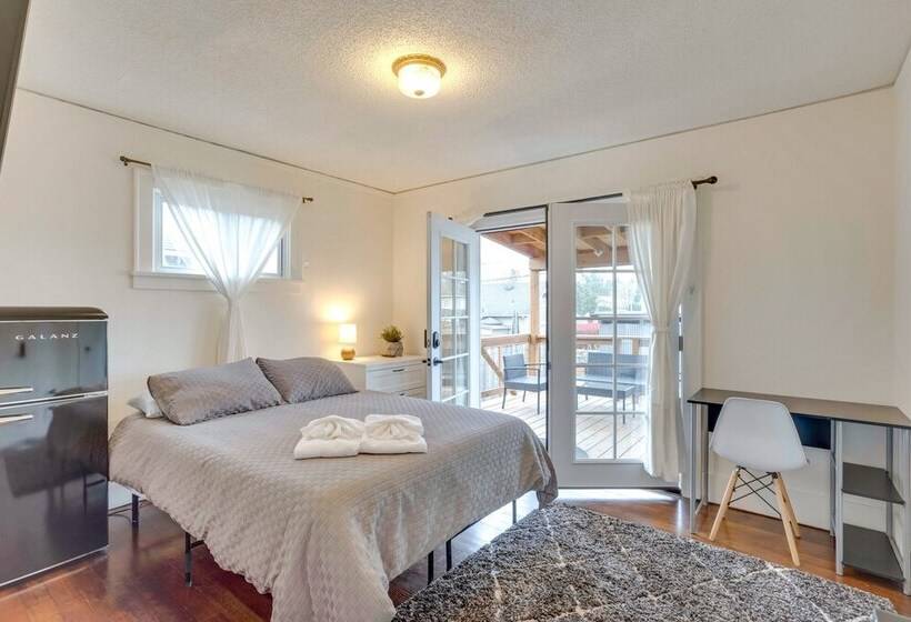 Charming Tacoma Vacation Rental: 2 Mi To Downtown!