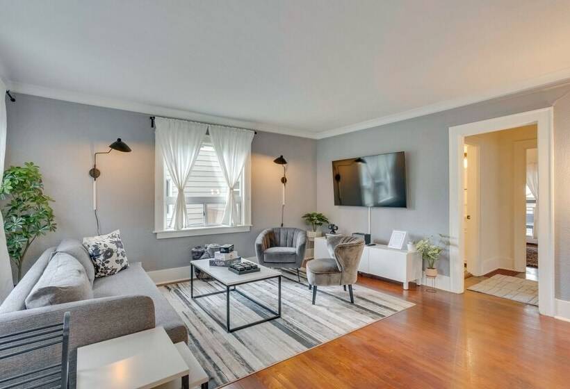 Charming Tacoma Vacation Rental: 2 Mi To Downtown!