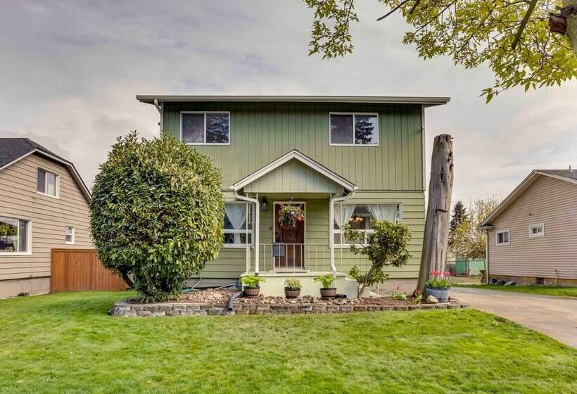 Charming Tacoma Vacation Rental: 2 Mi To Downtown!