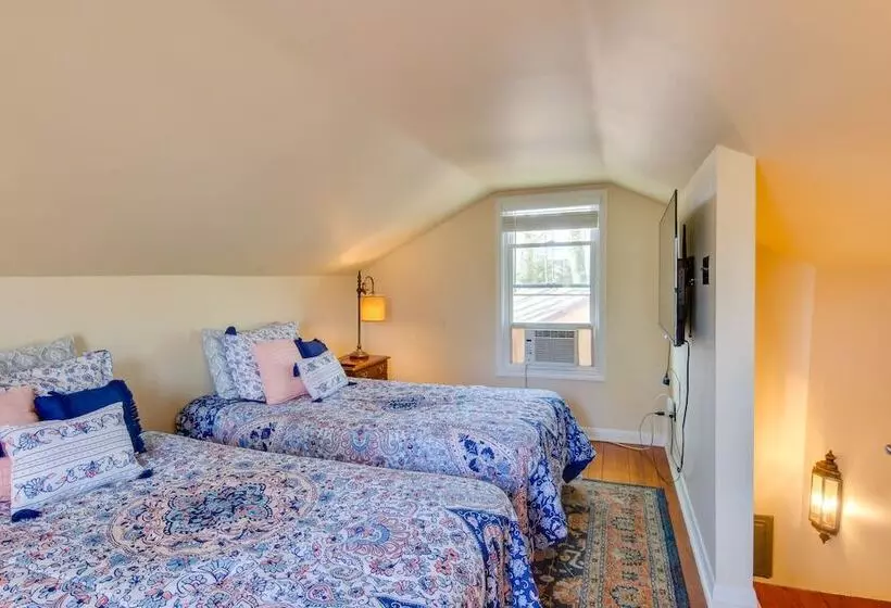 Cozy Chautauqua Lake Cottage W/ Shared Patio