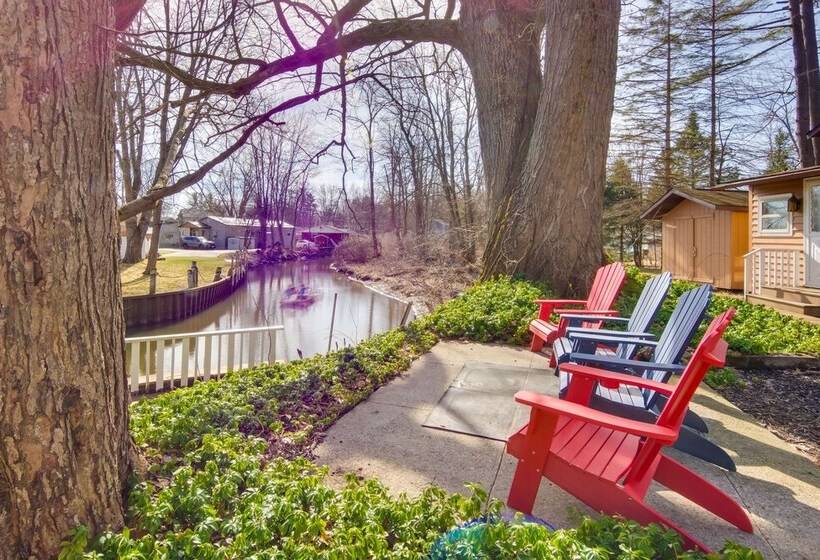 Cozy Chautauqua Lake Cottage W/ Shared Patio