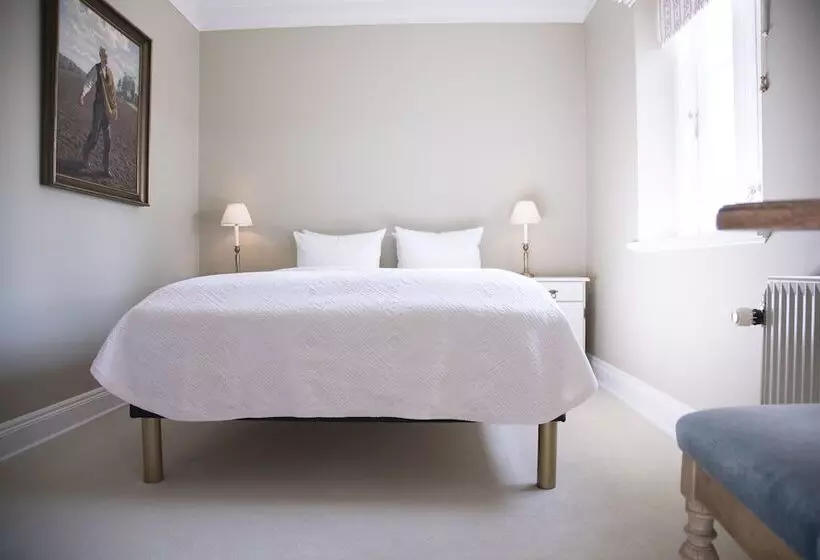 ホテル Ballebro Færgekro