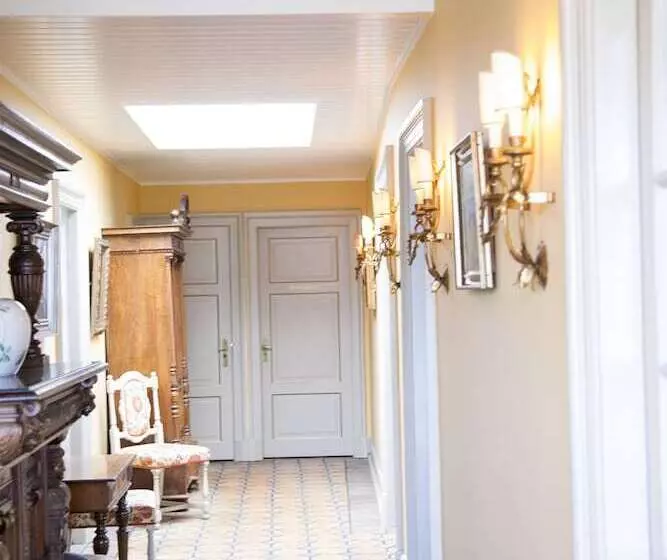 ホテル Ballebro Færgekro