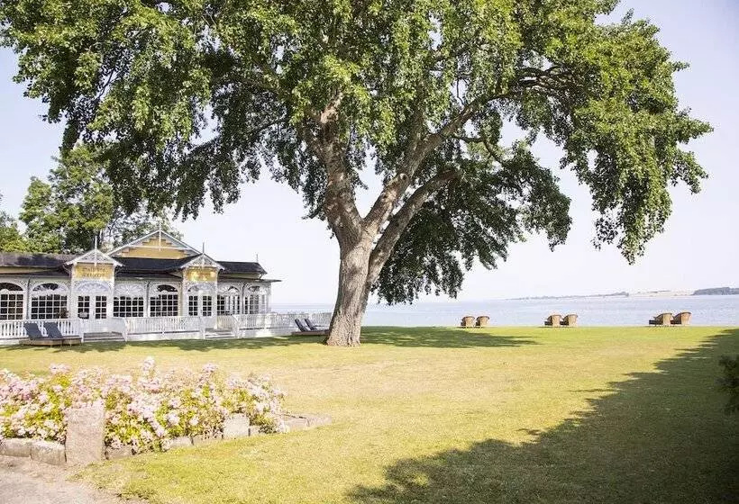 ホテル Ballebro Færgekro