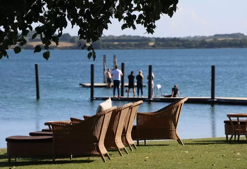 ホテル Ballebro Færgekro