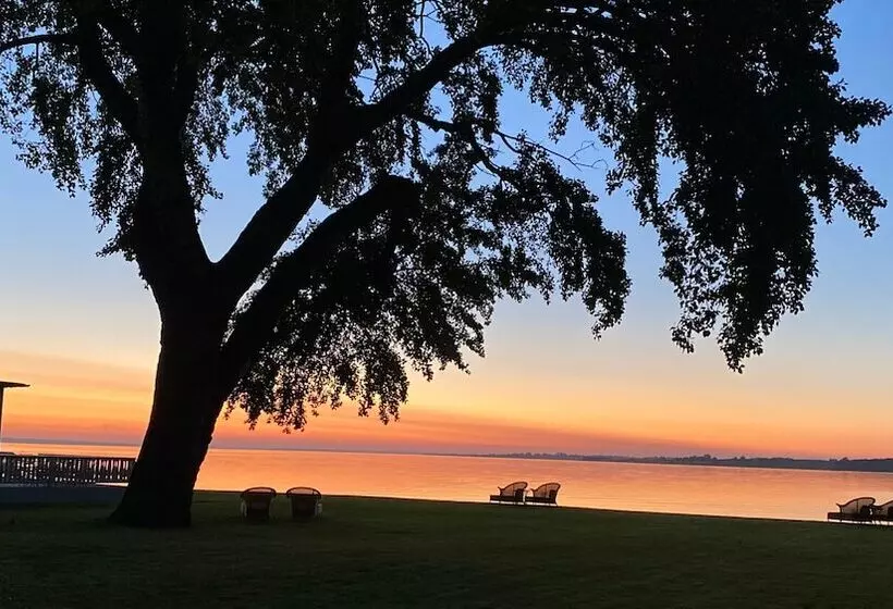 ホテル Ballebro Færgekro