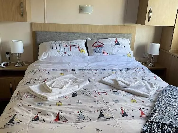 ホテル Captivating 2 Bed Lodge In Great Yarmouth