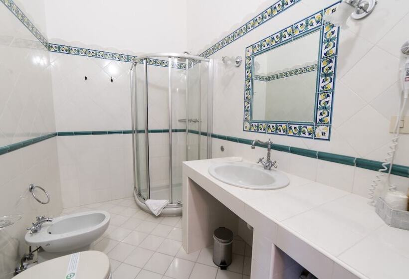 בית מלון כפרי Miramare Spotorno